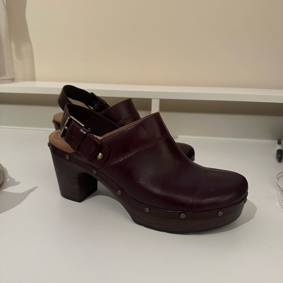 Clarks Dark Red Leather Mules - Picture 1 of 4